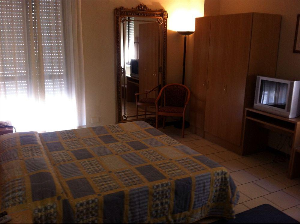 Hotel Cristallo Barga Fornaci di Barga Экстерьер фото