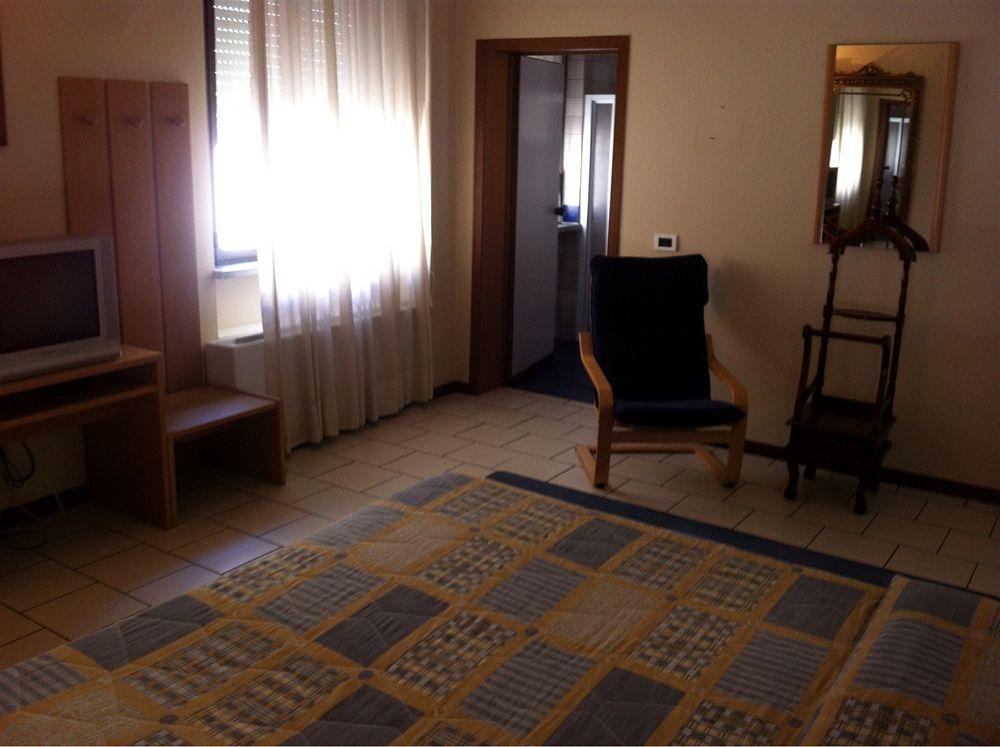 Hotel Cristallo Barga Fornaci di Barga Экстерьер фото